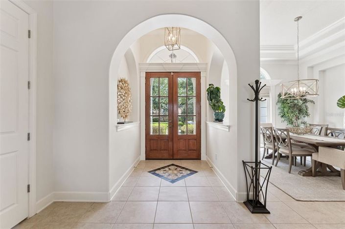 Image No.15-6 Bed Property for sale