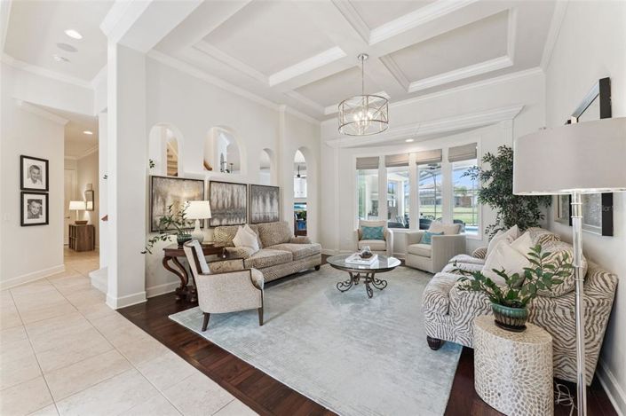 Image No.16-6 Bed Property for sale