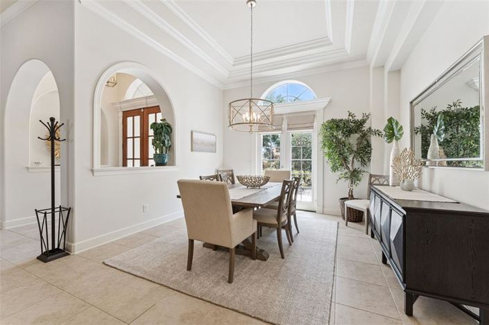 Image No.18-6 Bed Property for sale