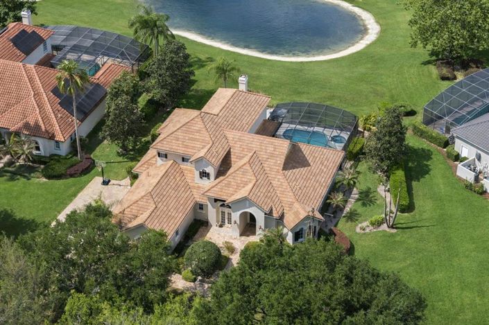 Image No.2-6 Bed Property for sale