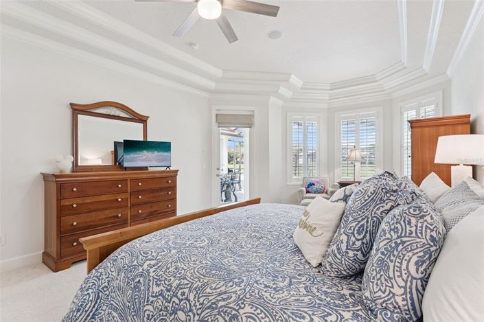 Image No.23-6 Bed Property for sale