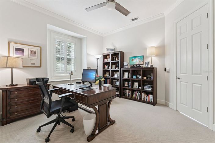 Image No.28-6 Bed Property for sale