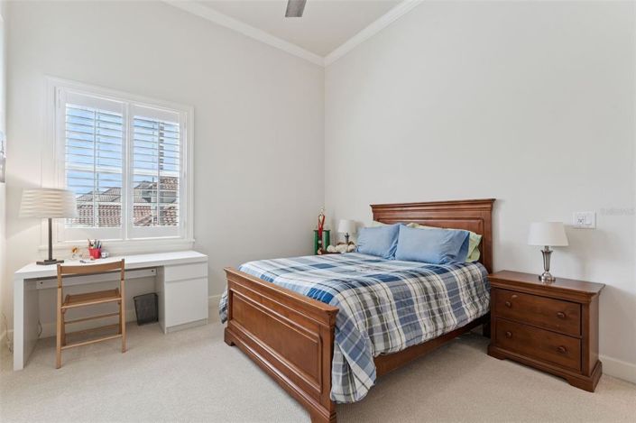 Image No.37-6 Bed Property for sale