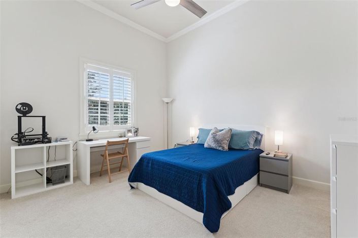 Image No.40-6 Bed Property for sale