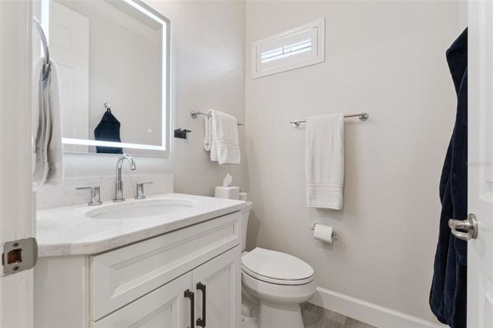 Image No.41-6 Bed Property for sale