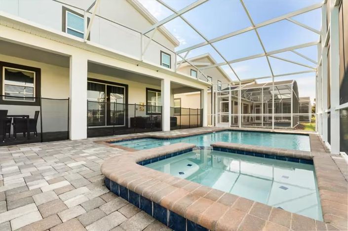 Image No.36-9 Bed Property for sale