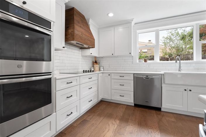 Image No.15-4 Bed Property for sale