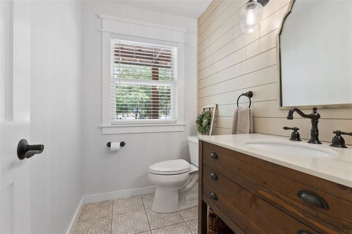 Image No.17-4 Bed Property for sale