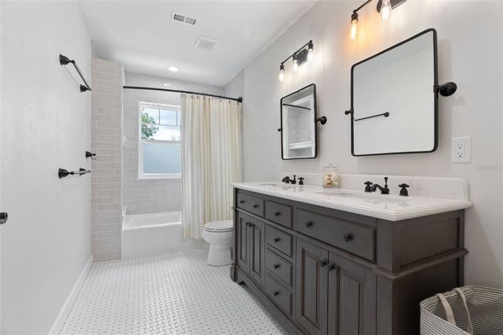 Image No.45-4 Bed Property for sale