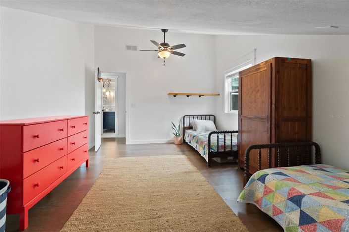 Image No.49-4 Bed Property for sale