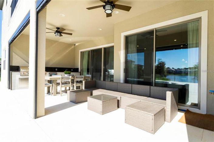 Image No.44-6 Bed Property for sale