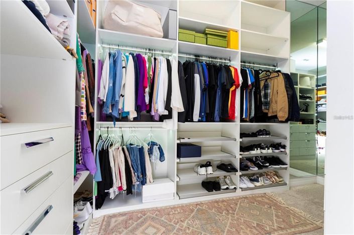 Image No.55-6 Bed Property for sale