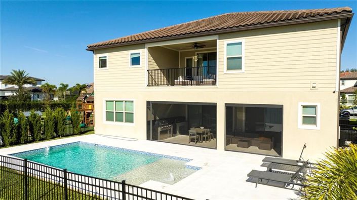 Image No.9-6 Bed Property for sale