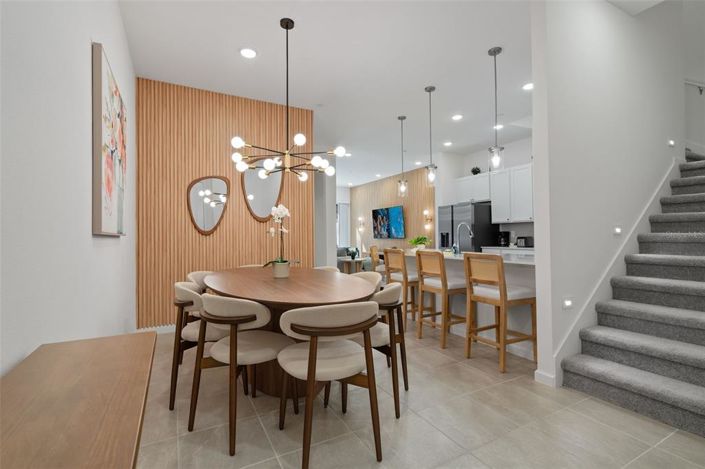 Image No.12-5 Bed Townhouse for sale