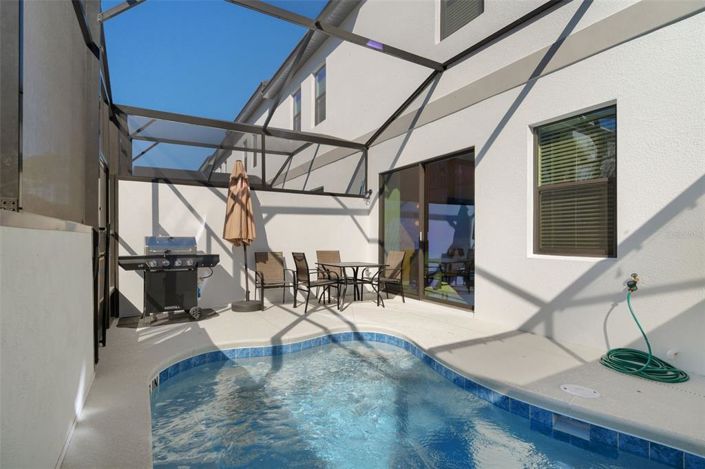 Image No.17-5 Bed Townhouse for sale