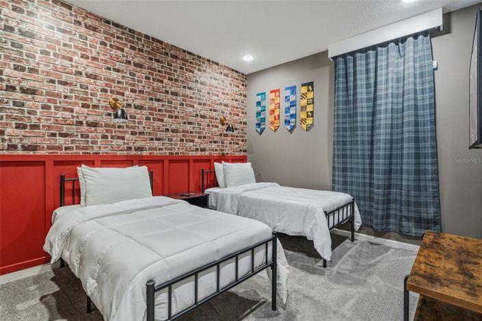 Image No.27-5 Bed Townhouse for sale