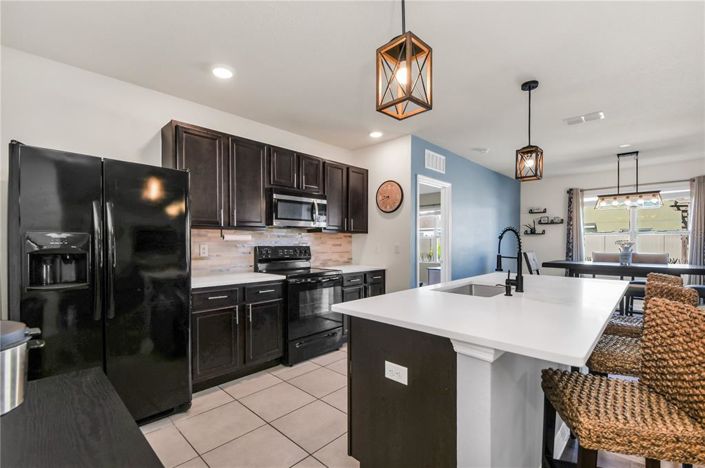 Image No.20-3 Bed Property for sale