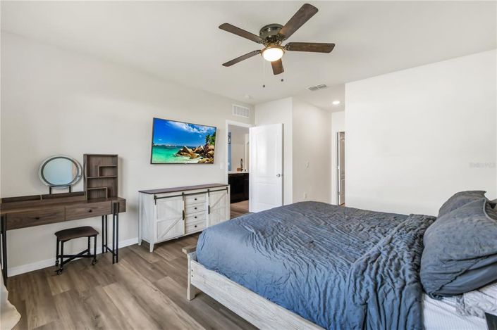 Image No.25-3 Bed Property for sale