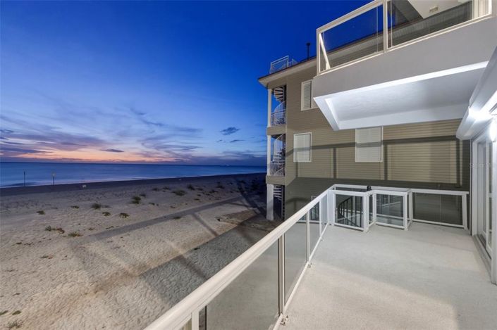 Image No.10-3 Bed Property for sale