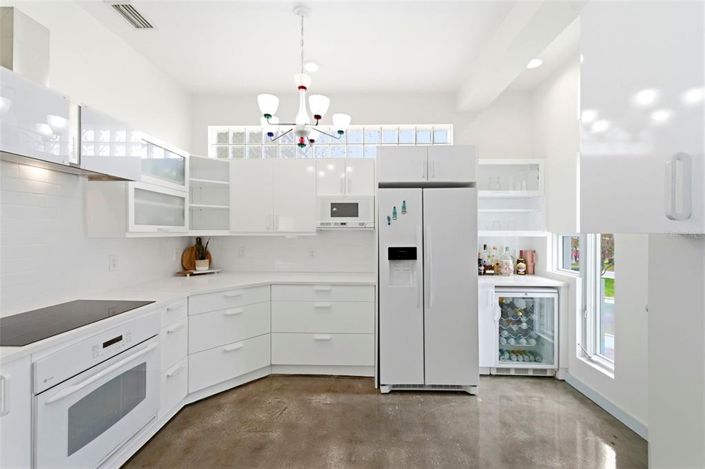 Image No.17-3 Bed Property for sale