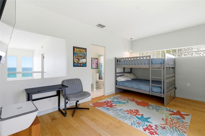 Image No.46-3 Bed Property for sale