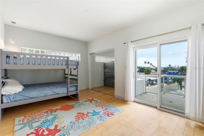 Image No.47-3 Bed Property for sale