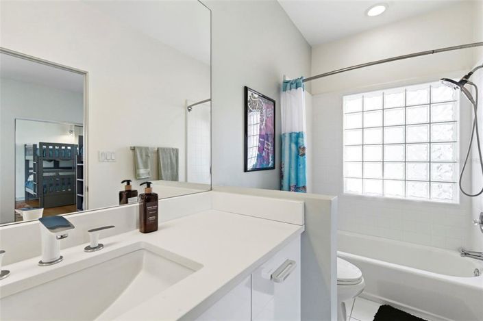 Image No.49-3 Bed Property for sale