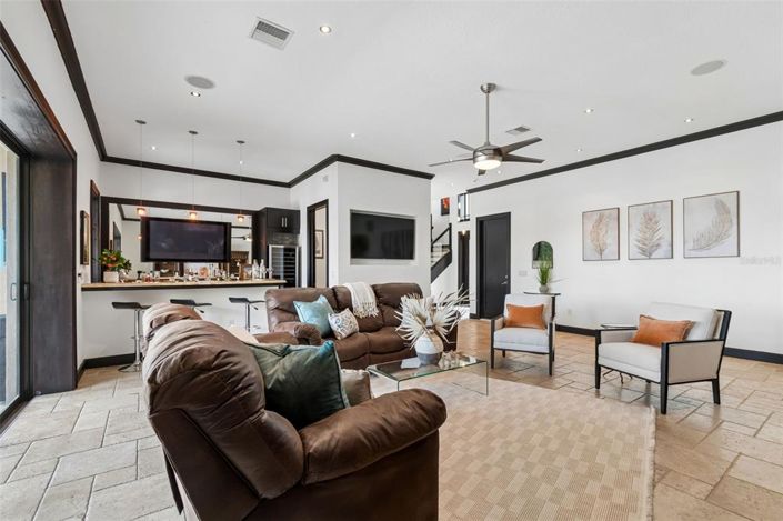 Image No.15-4 Bed Property for sale