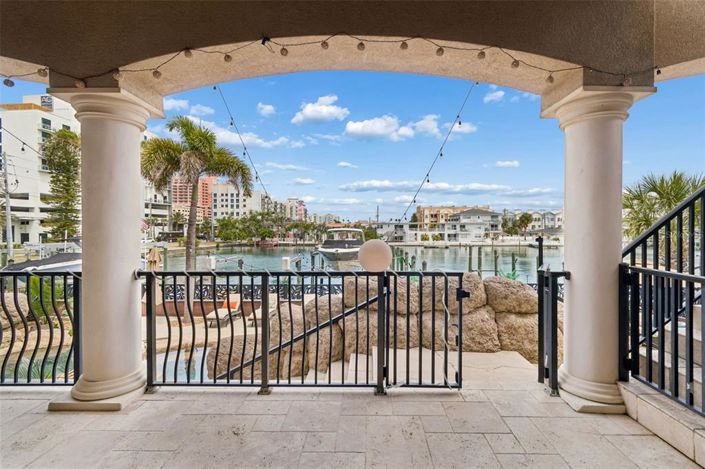 Image No.19-4 Bed Property for sale