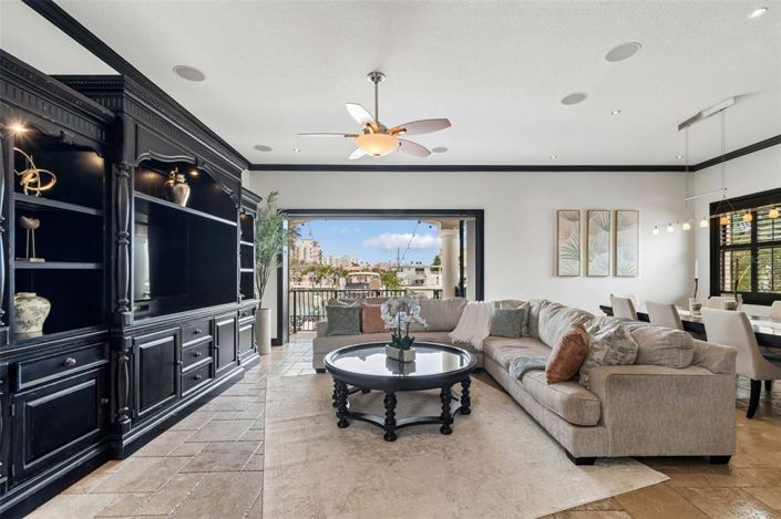 Image No.20-4 Bed Property for sale