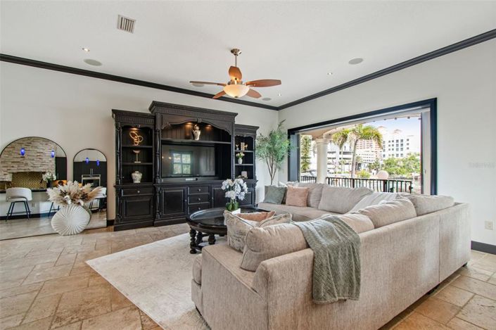 Image No.21-4 Bed Property for sale