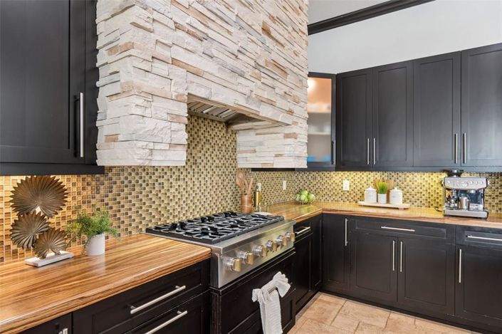 Image No.25-4 Bed Property for sale