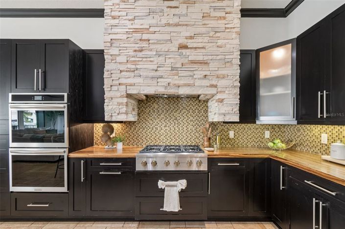 Image No.27-4 Bed Property for sale