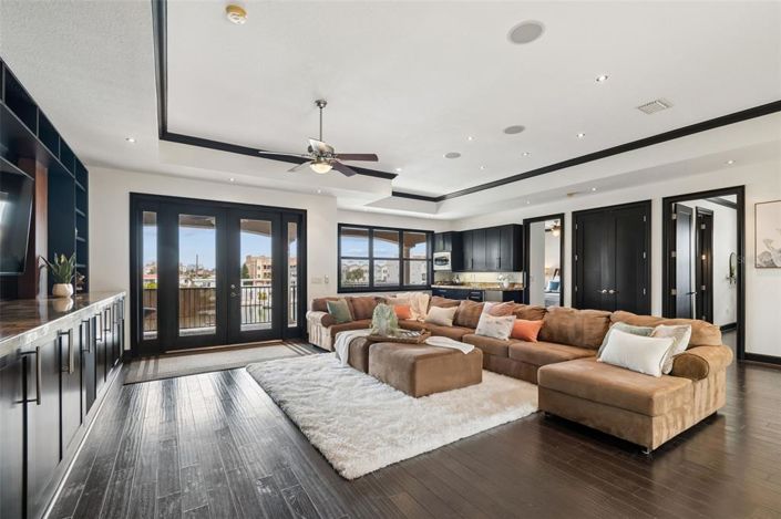 Image No.28-4 Bed Property for sale