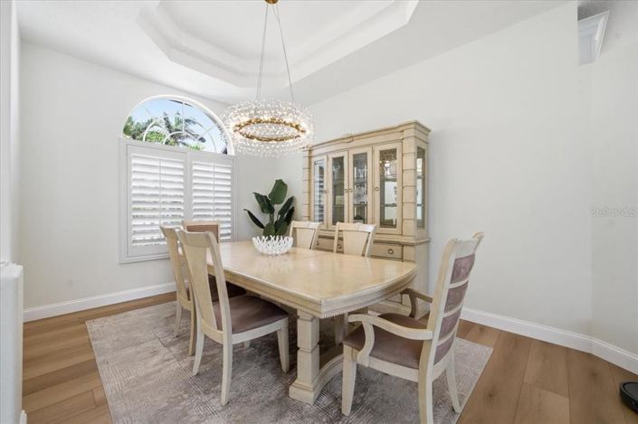 Image No.12-3 Bed Property for sale