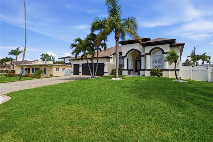 Image No.2-3 Bed Property for sale