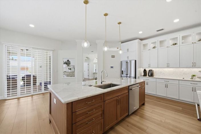 Image No.28-3 Bed Property for sale