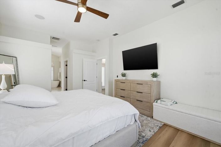 Image No.38-3 Bed Property for sale