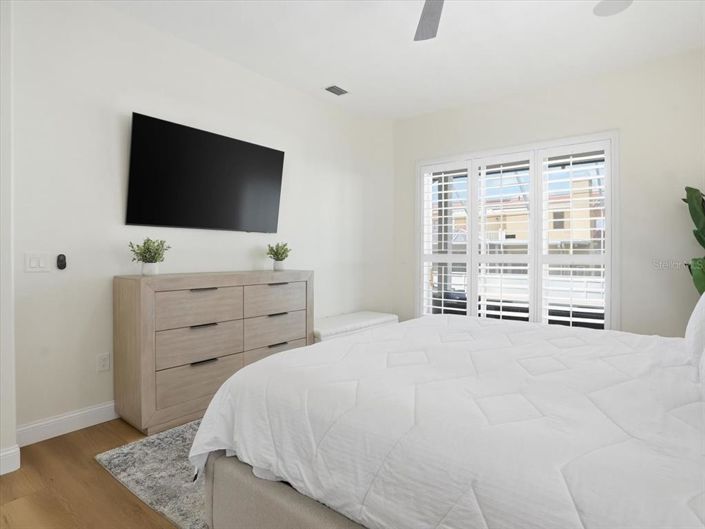 Image No.40-3 Bed Property for sale