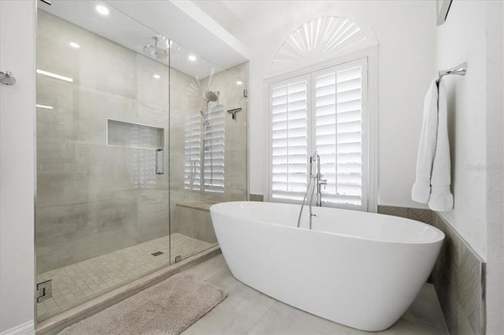 Image No.43-3 Bed Property for sale