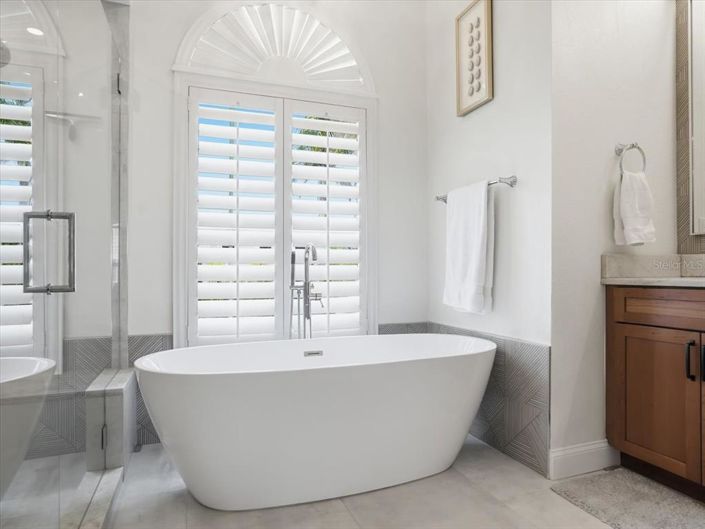Image No.48-3 Bed Property for sale