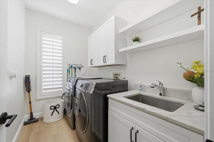 Image No.50-3 Bed Property for sale