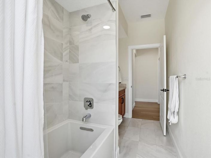 Image No.53-3 Bed Property for sale