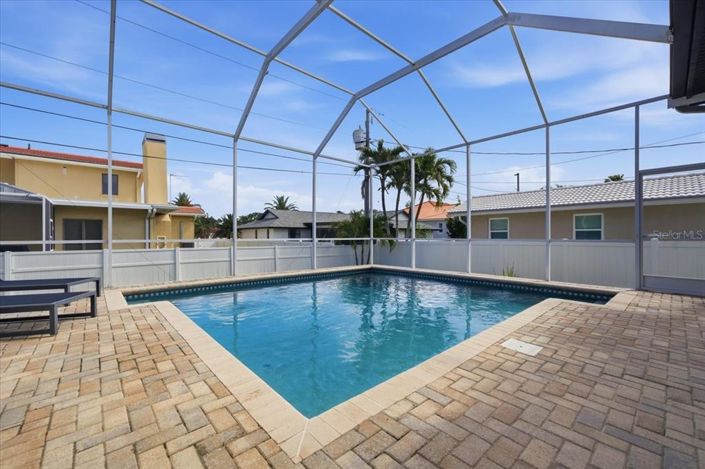 Image No.55-3 Bed Property for sale