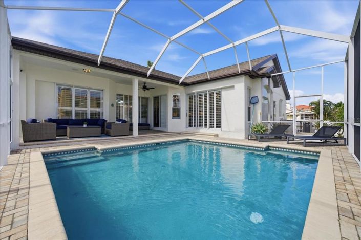 Image No.56-3 Bed Property for sale