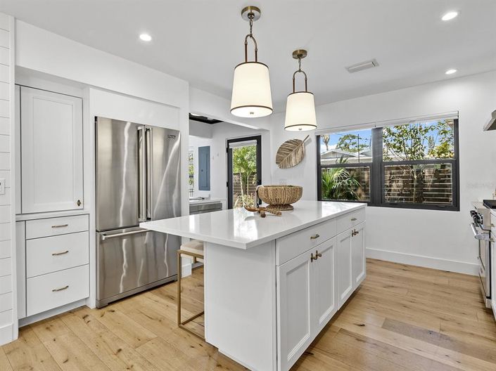 Image No.10-3 Bed Property for sale