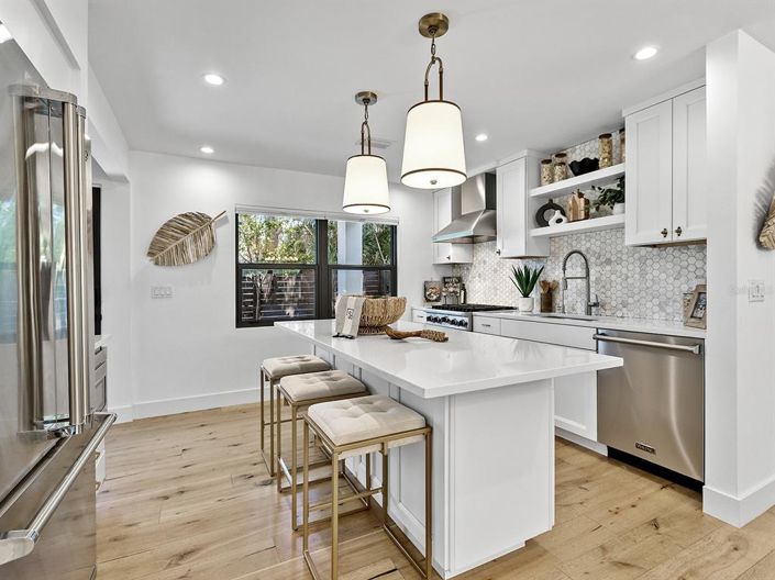 Image No.11-3 Bed Property for sale