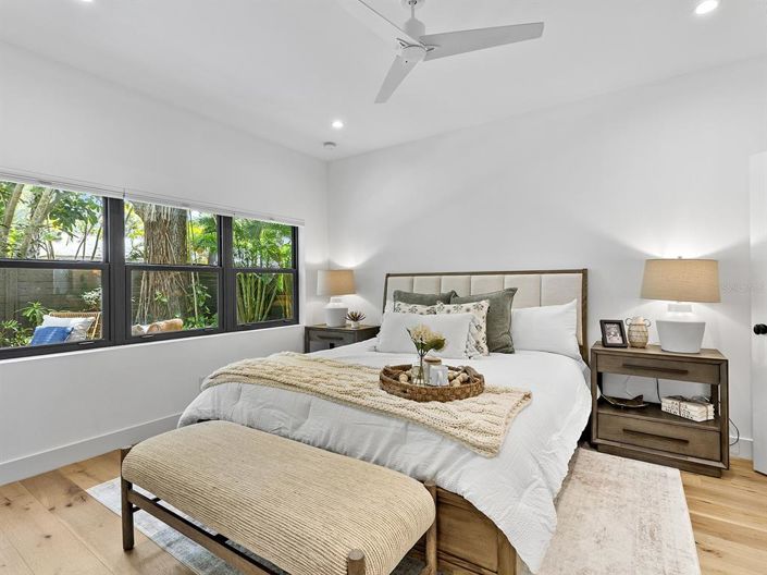 Image No.15-3 Bed Property for sale