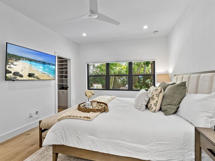 Image No.16-3 Bed Property for sale