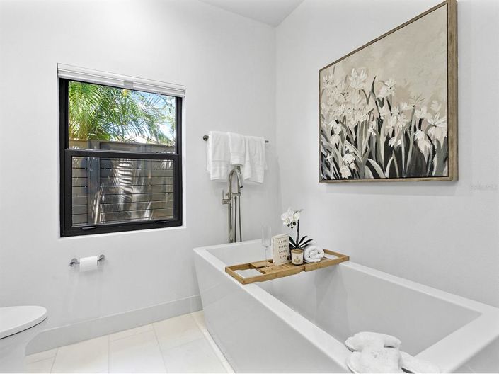 Image No.18-3 Bed Property for sale